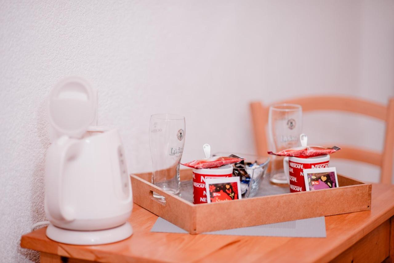 House Karakas Hotel Korenica Kültér fotó